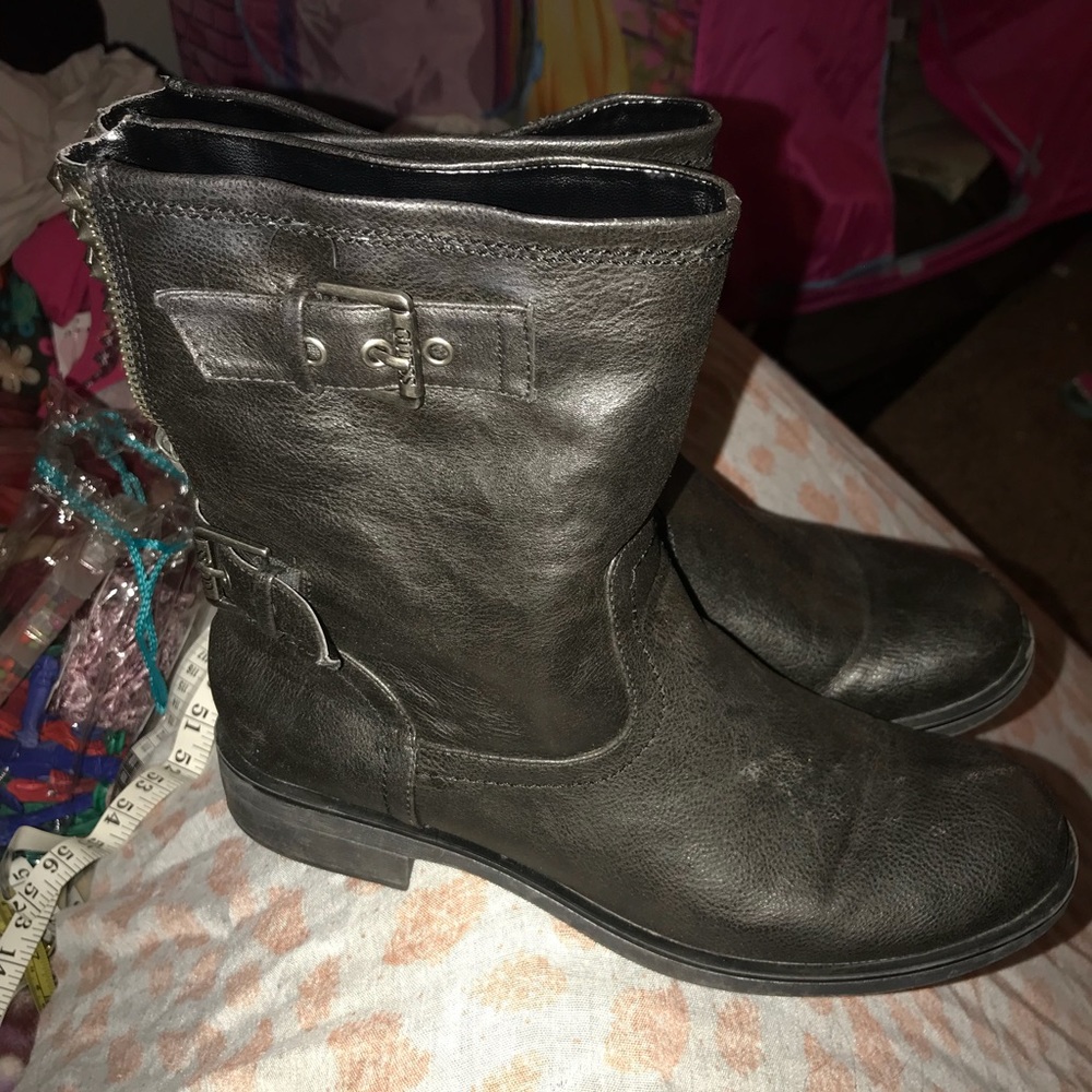 9W Stud Grey Boots